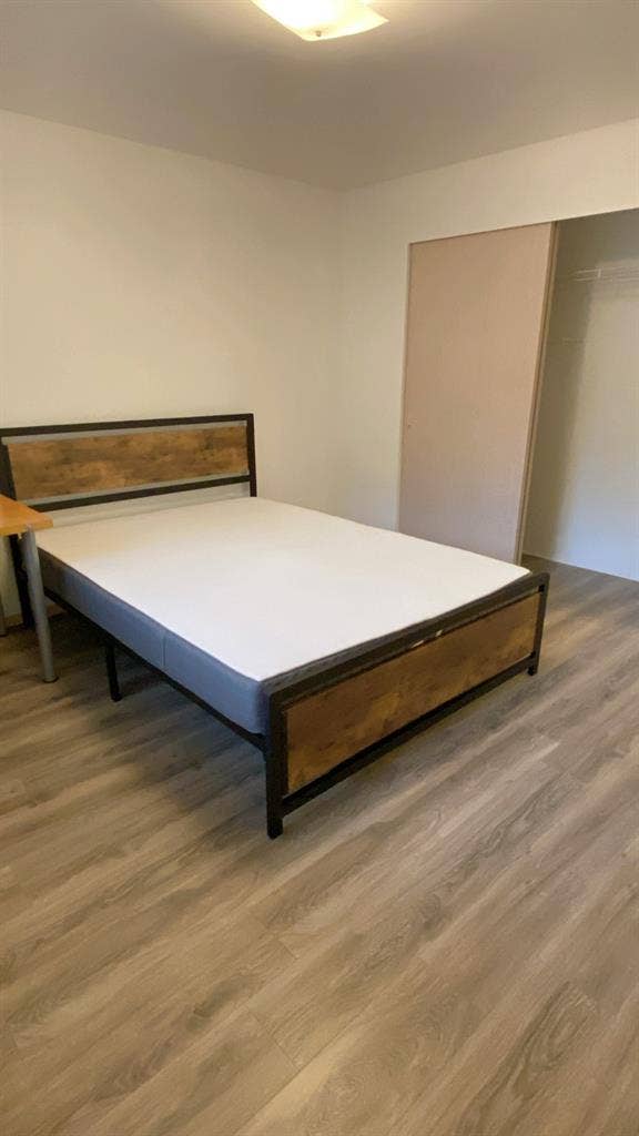 Master Room - Des Moines WA