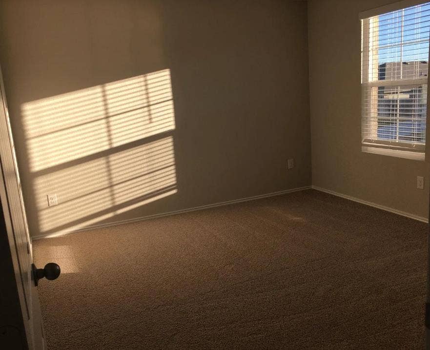 Private room close to Tesla