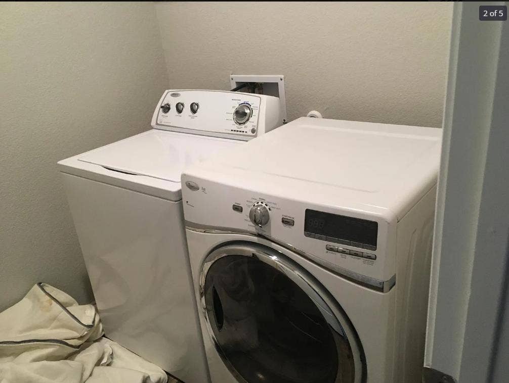 Private room close to Tesla