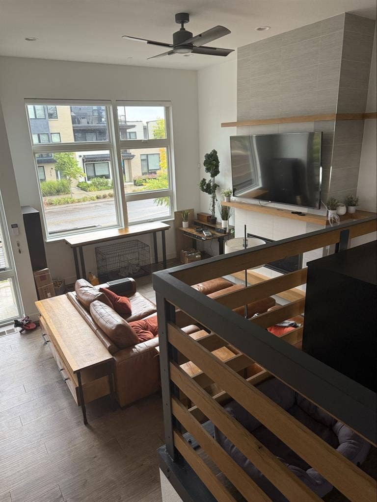 Huge 3BR townhome in Lowry!