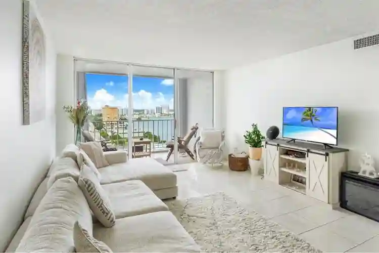 Miami Beach Room
$ -