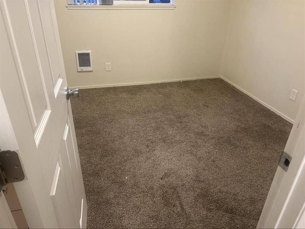 Cozy Southeast Portland/Tigard room