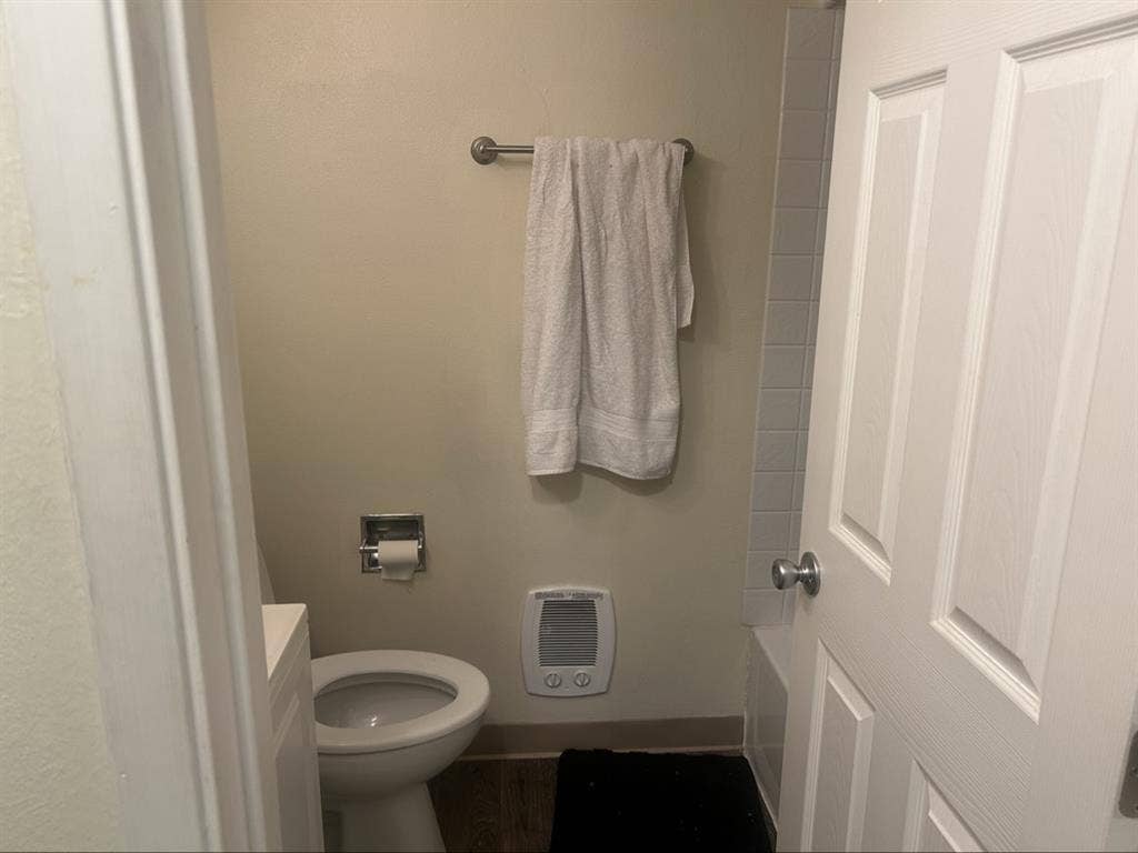 Cozy Southeast Portland/Tigard room