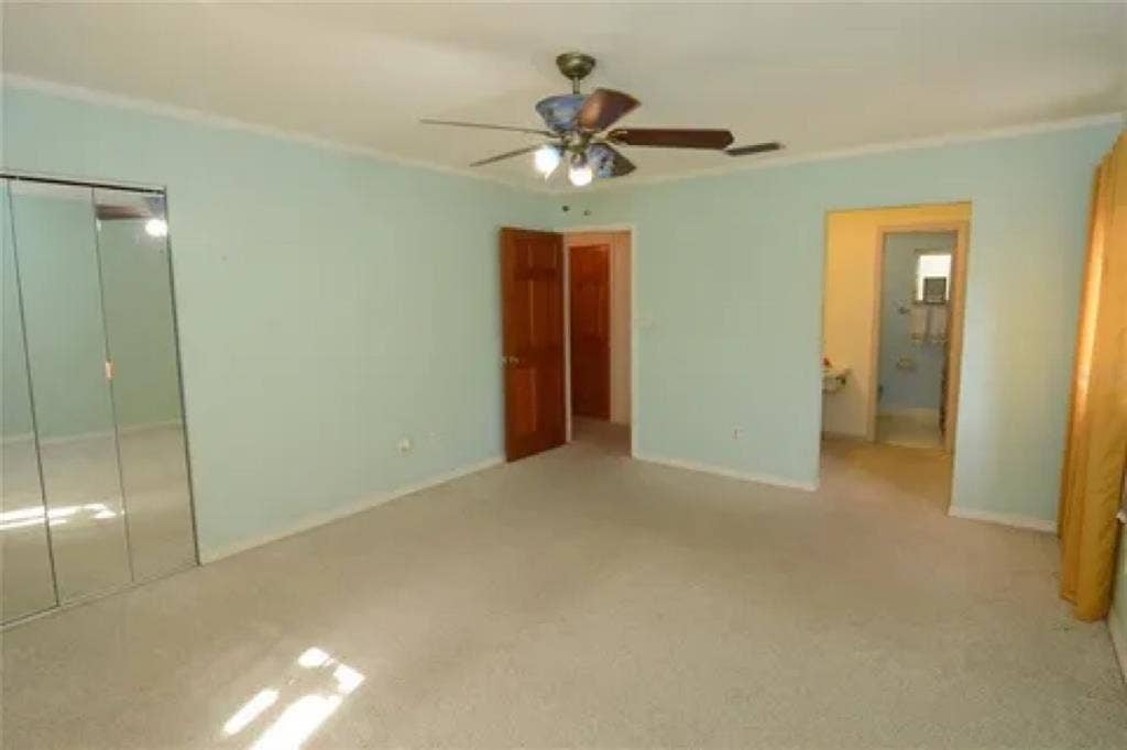 Masters bedroom for rent in Oviedo