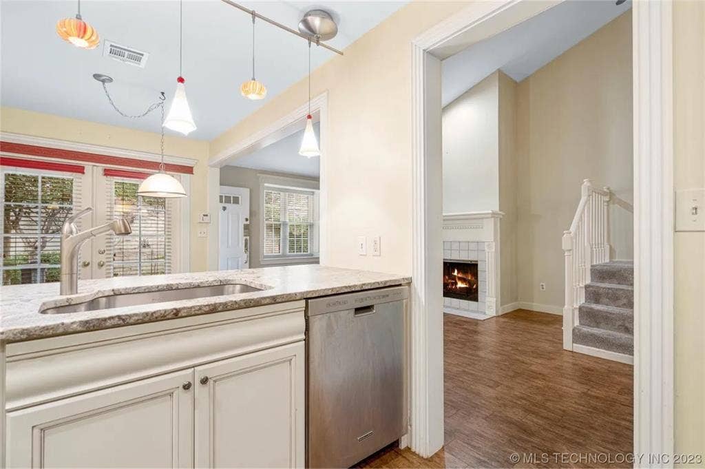 Beautiful condo available!