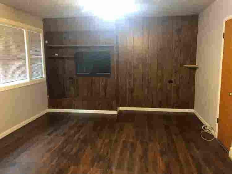 Private - Large Room/Full Bath