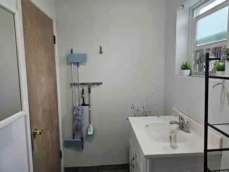 Private - Large Room/Full Bath