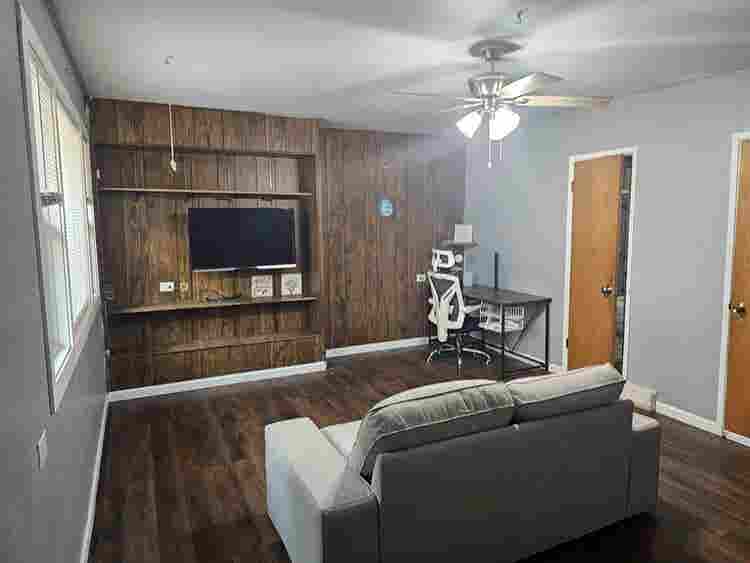 Private - Large Room/Full Bath