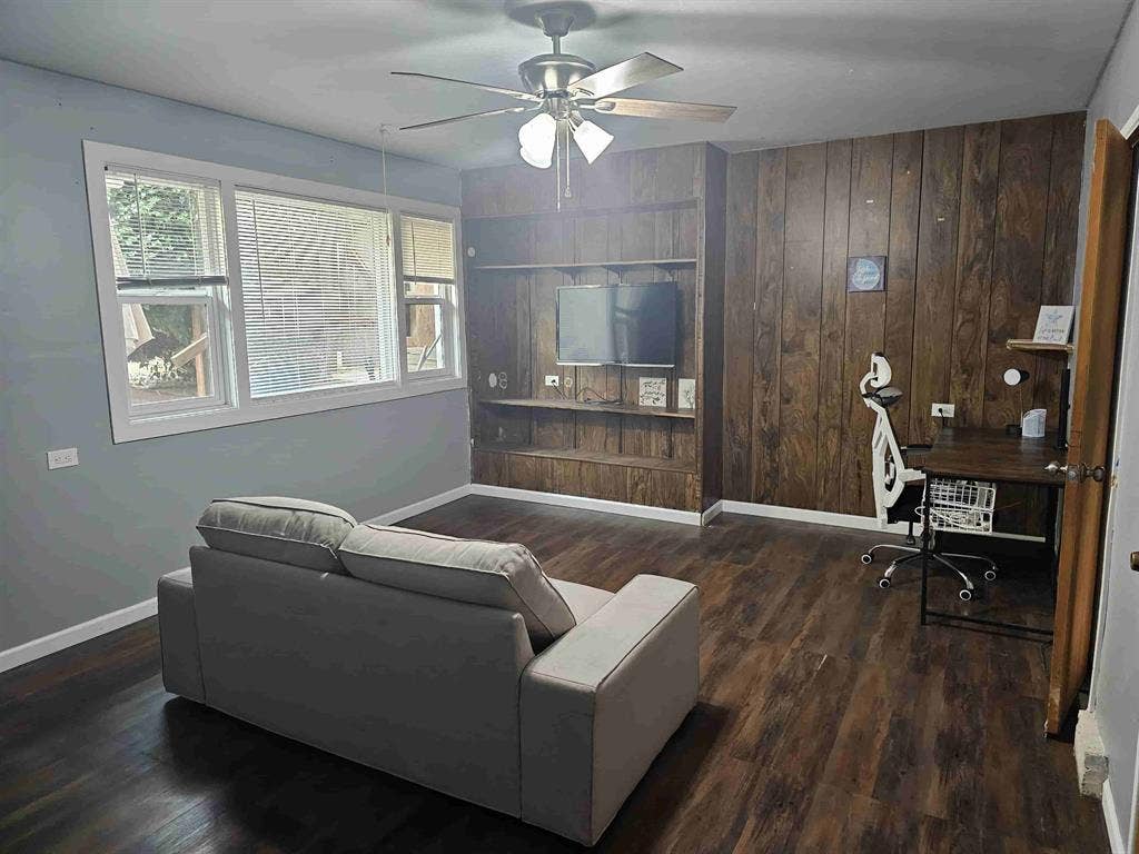 Private -  Large Room/Full Bath