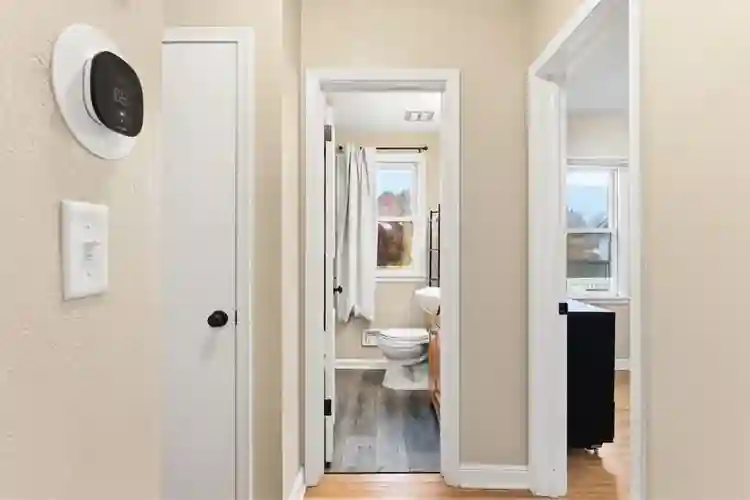 Cozy minutes from down town