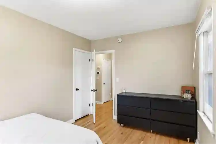 Cozy minutes from down town