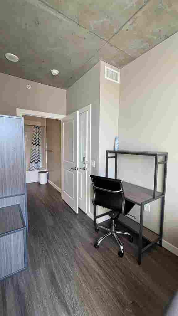 MASTER BEDROOM IN U DISTRICT