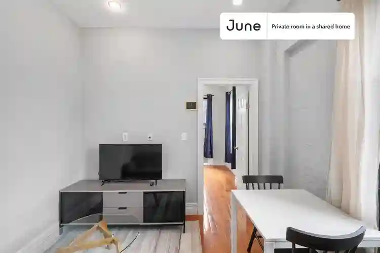 2 BR in New York City