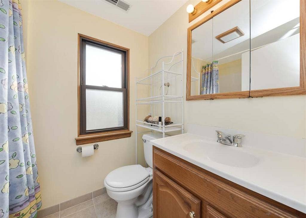 room available w full bath