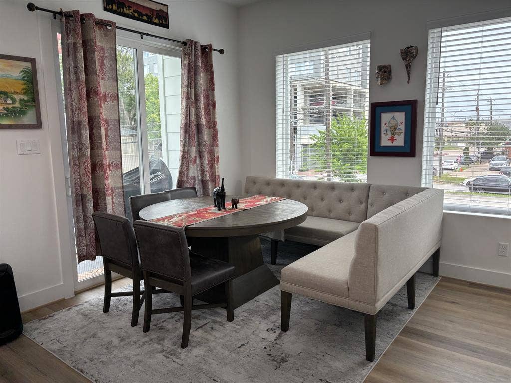 Private Room Near Downtown/ U of H