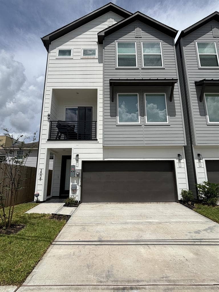 Private Room Near Downtown/ U of H