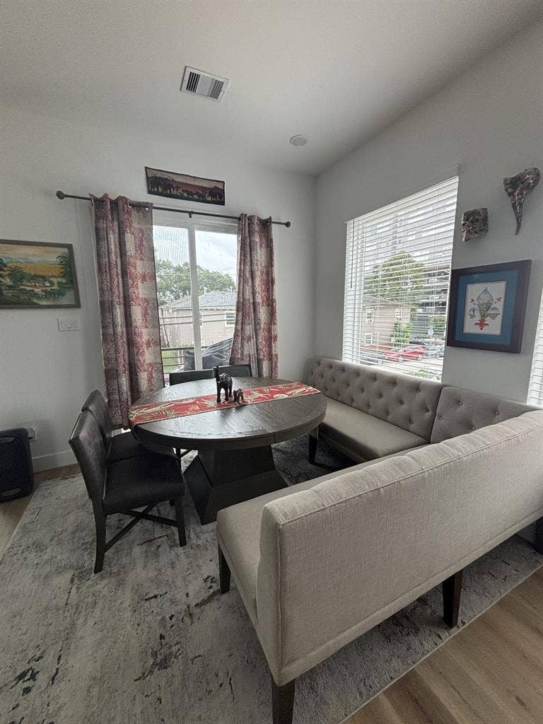 Private Room Near Downtown/ U of H