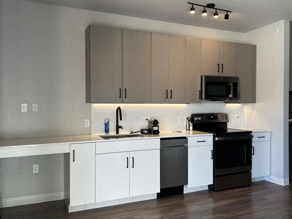 Lease Takeover for Studio