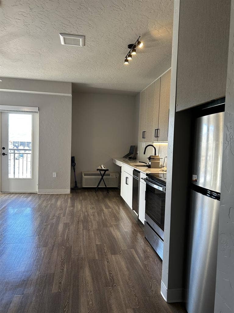 Lease Takeover for Studio