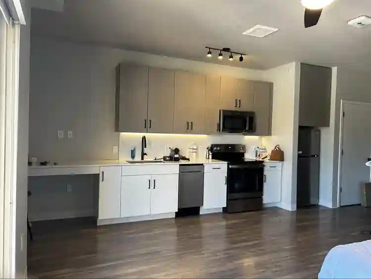 Lease Takeover for Studio