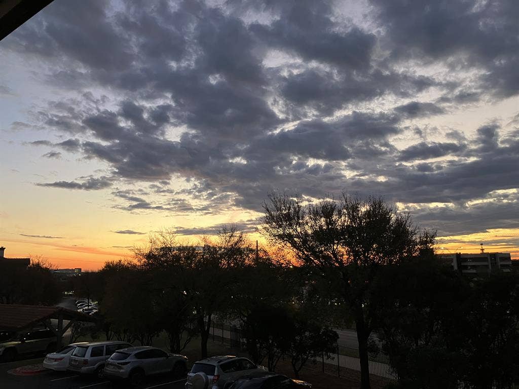 $ Room + pvt. bath - NW/Domain