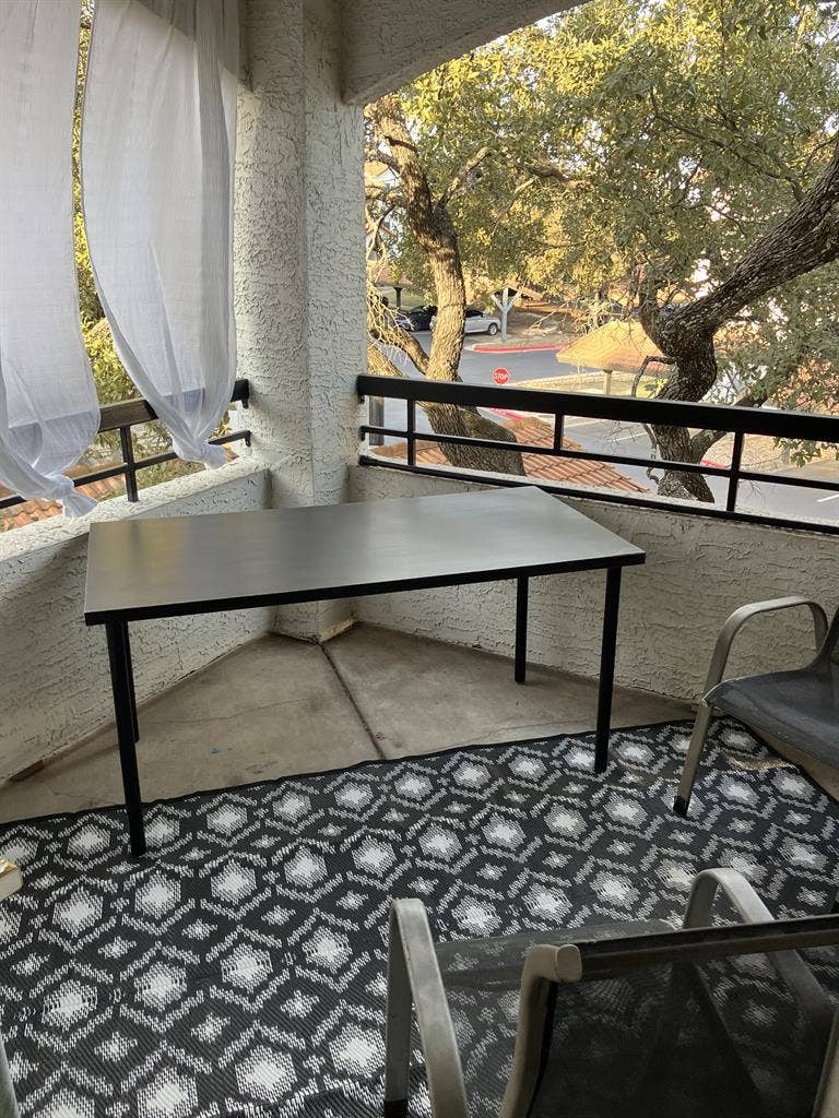 $ Room + pvt. bath - NW/Domain