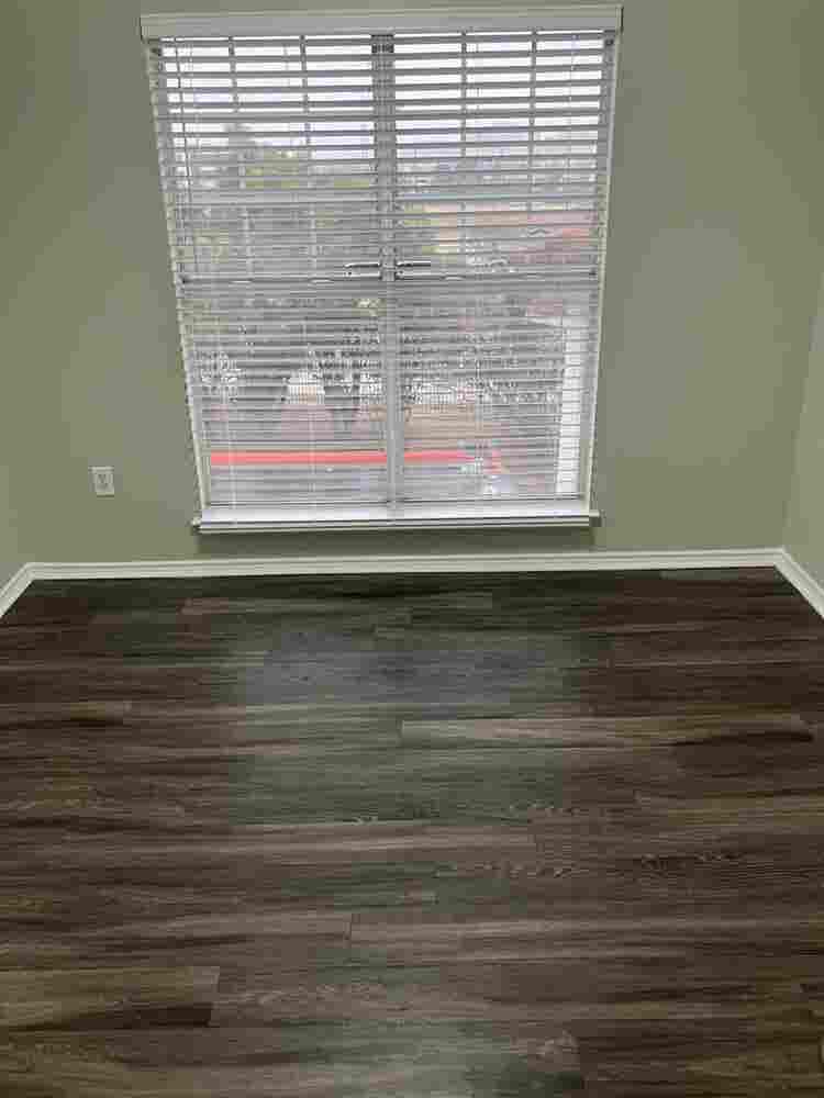 $ Room + pvt. bath - NW/Domain