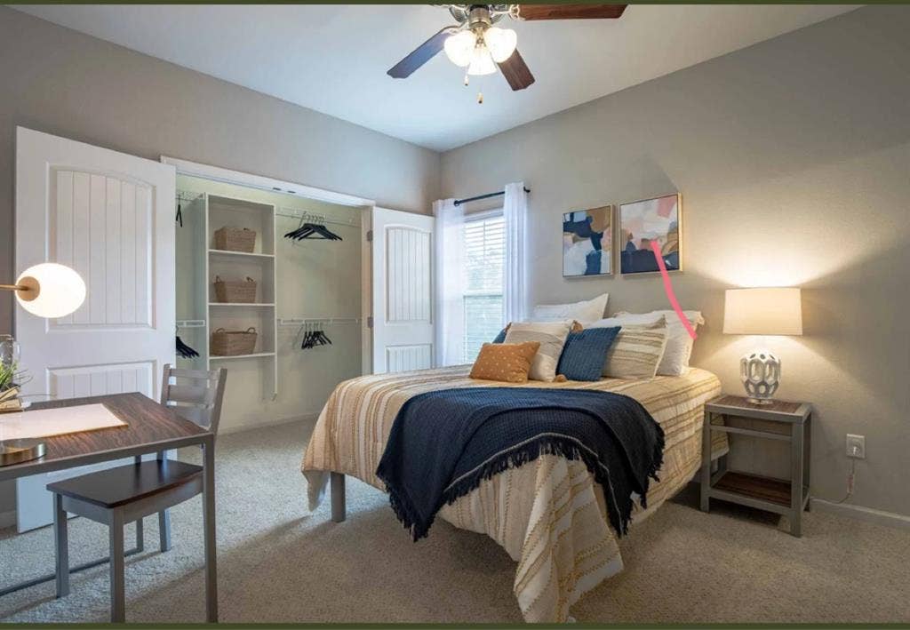 SUBLEASING PRIVATE ROOM/BR NOW!!!