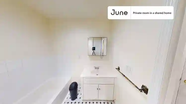 4 BR in New York City