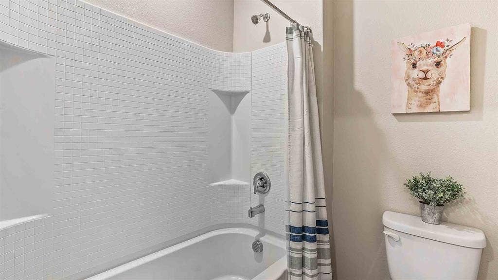 Room for Rent (Utilities Included)