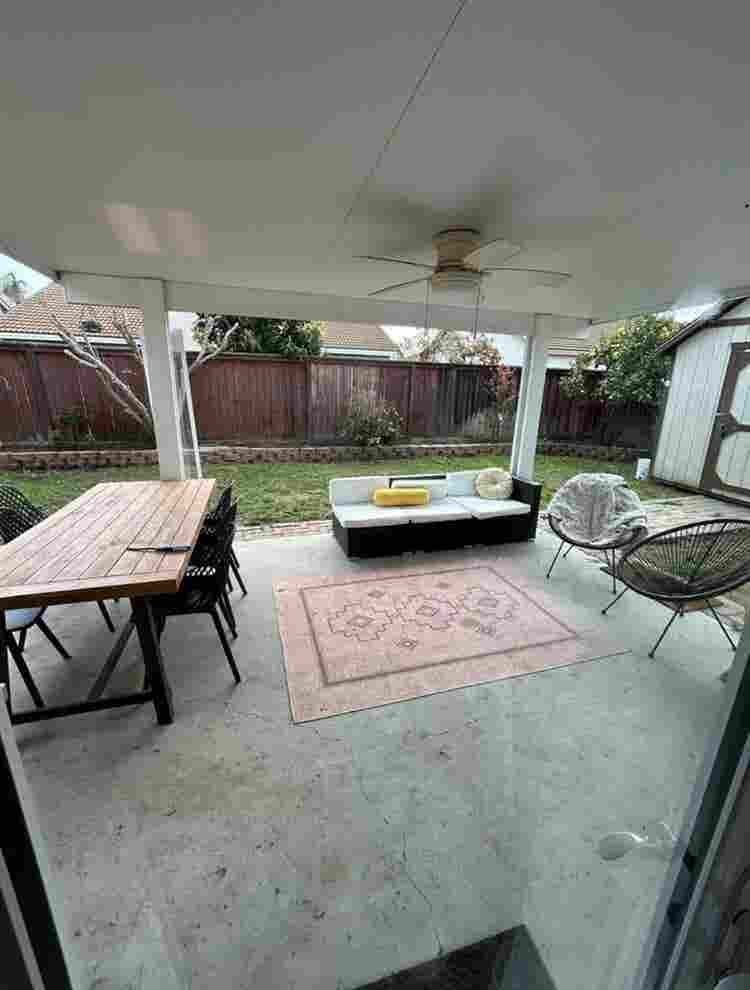 Looking for a female roommate!