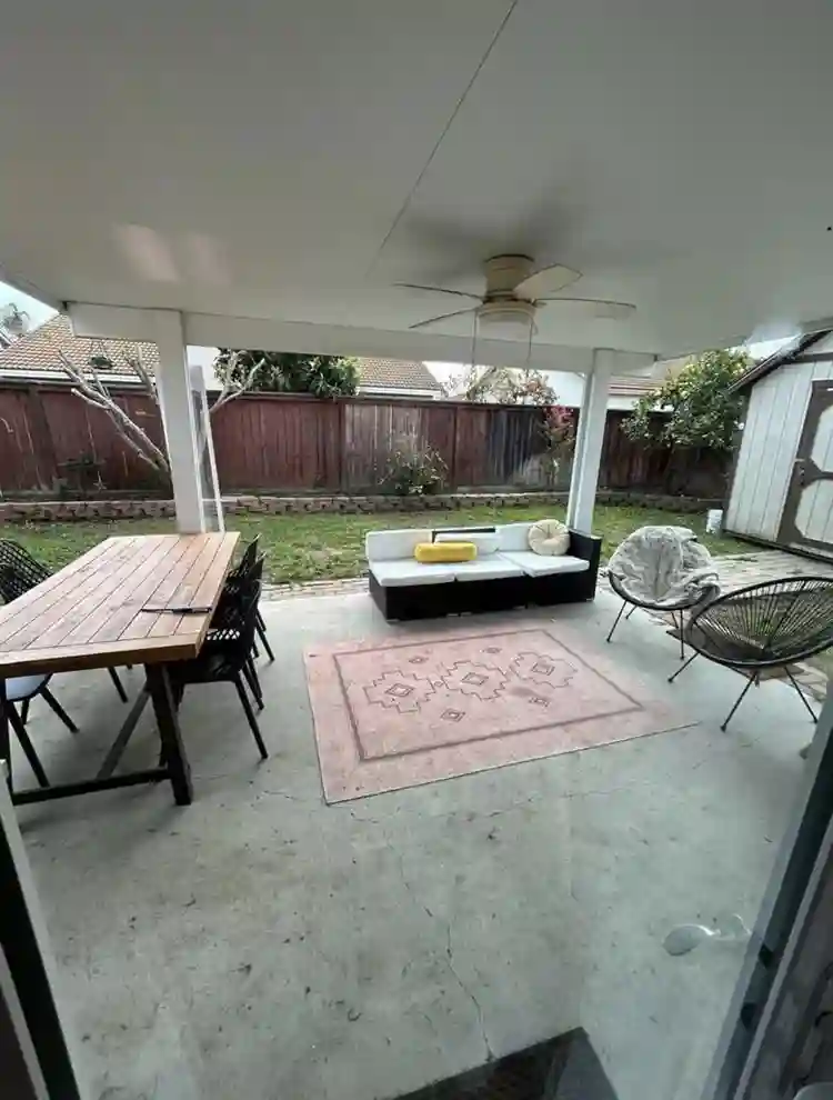 Looking for a female roommate!