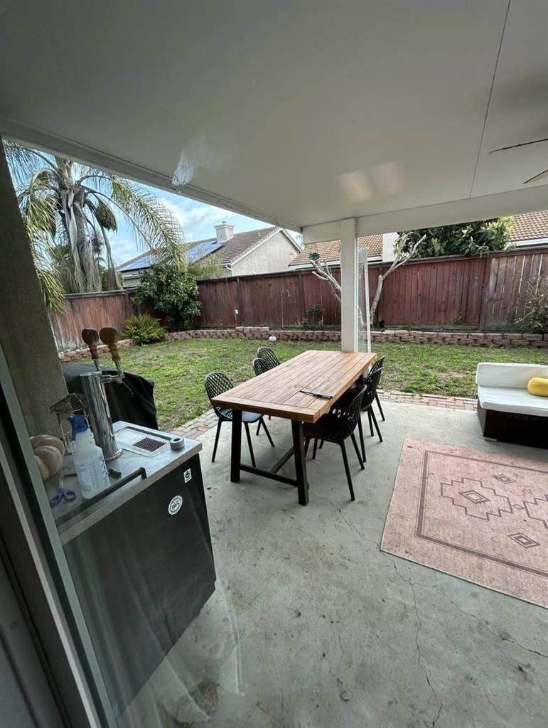 Looking for a female roommate!