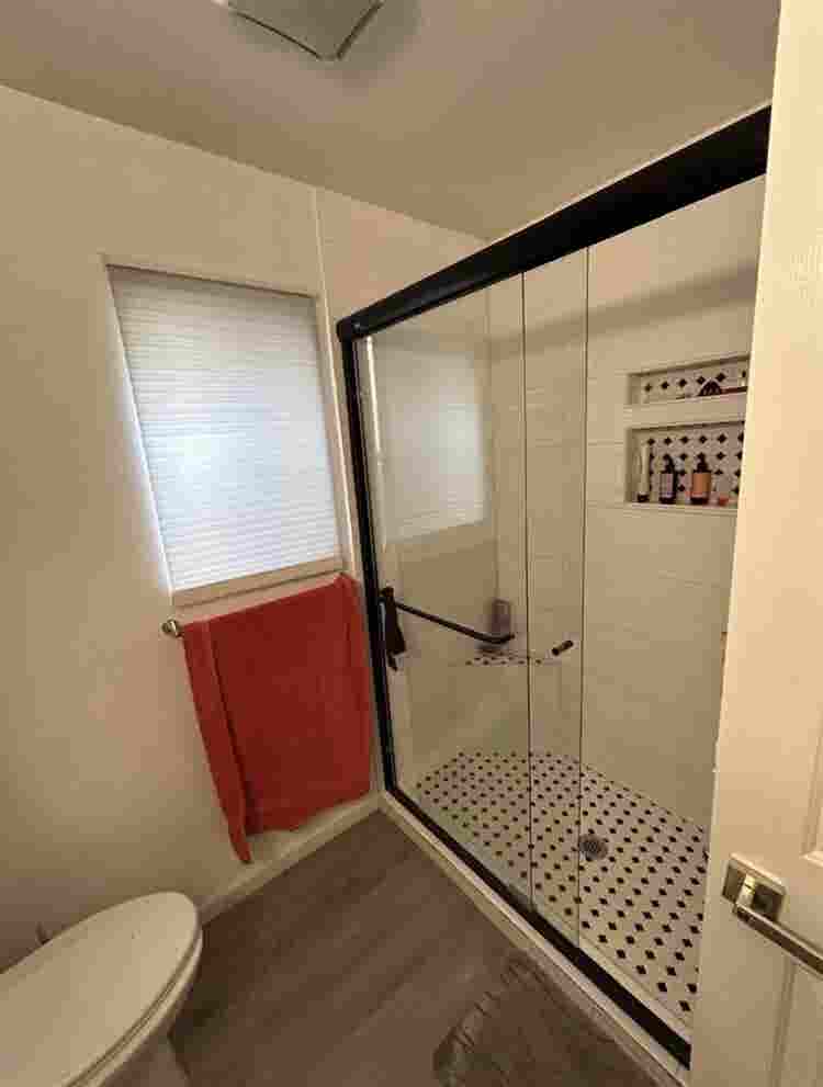 Looking for a female roommate!