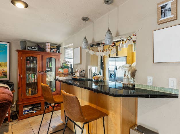 Private room with bathroom Burbank