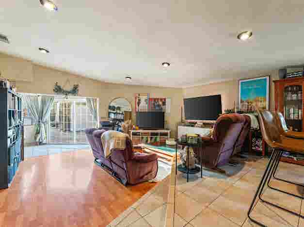 Private room with bathroom Burbank