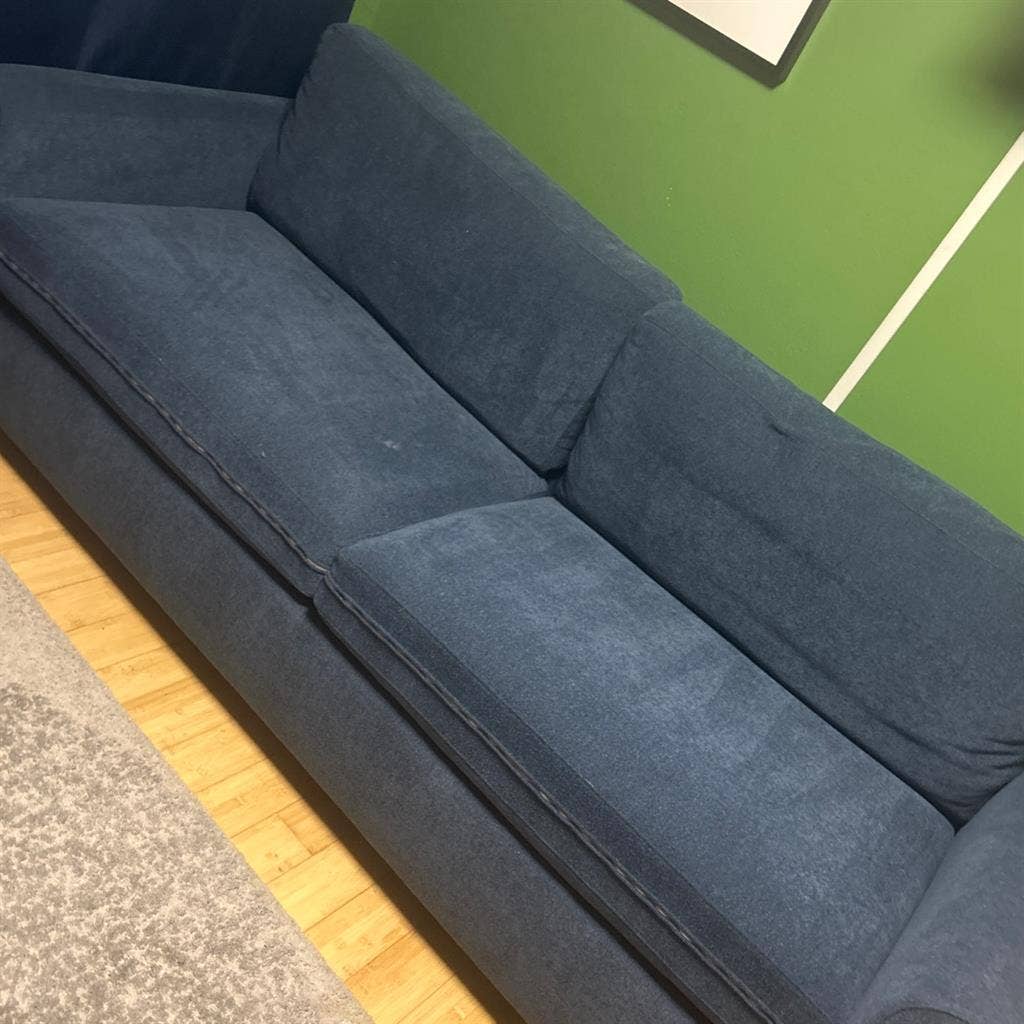 Nice room near Marquee & Walmart