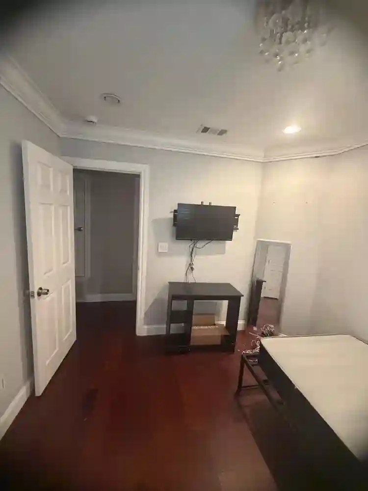 NICE PLACE LOOKING 4 GREAT TENANT !