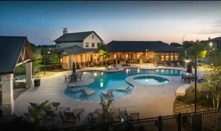 Great room in 3BR apartment!