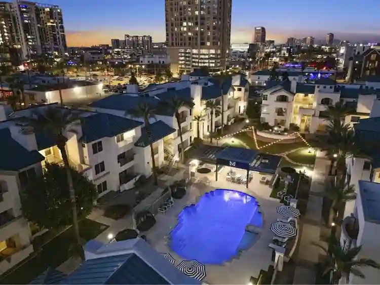 The Met on 3rd Roommate