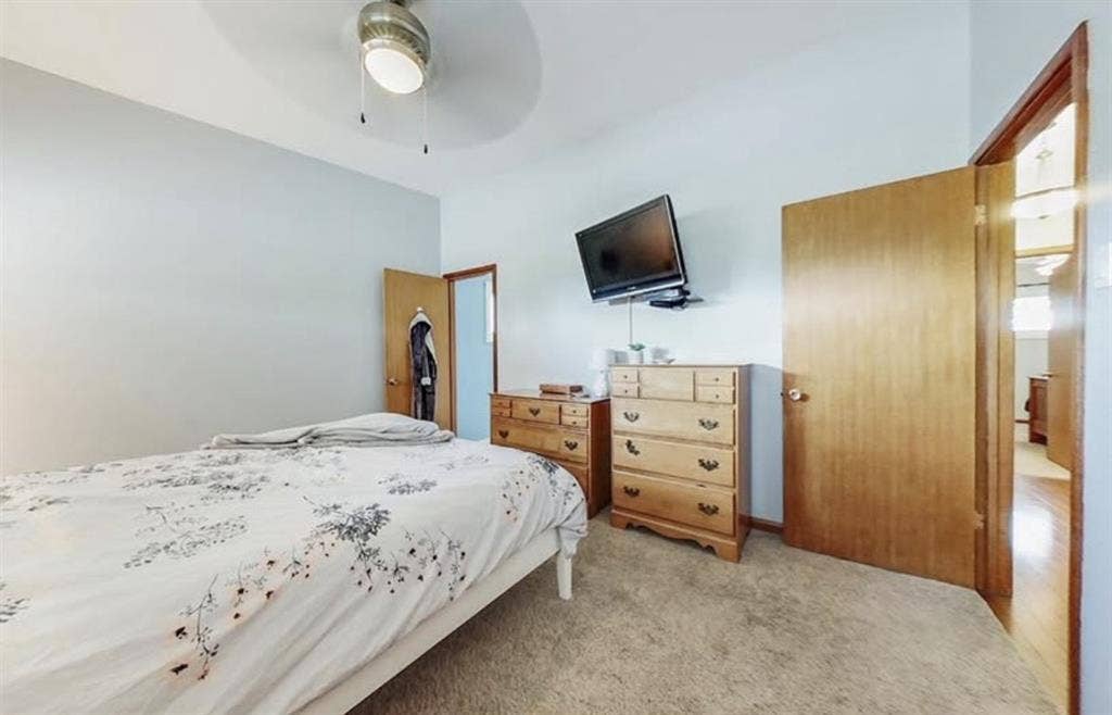 Master bedroom for rent