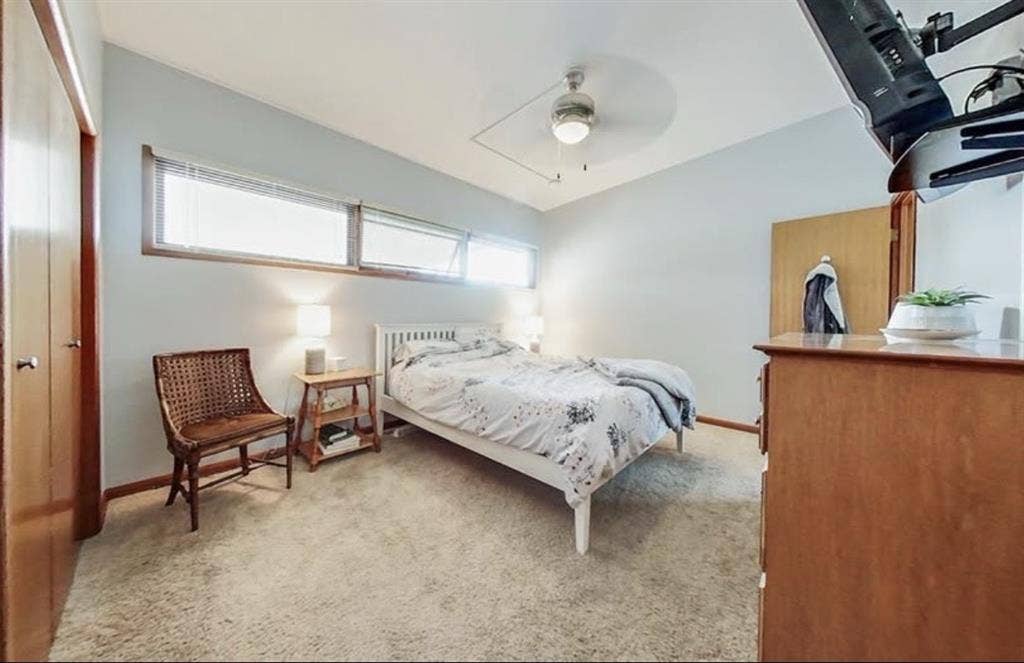 Master bedroom for rent