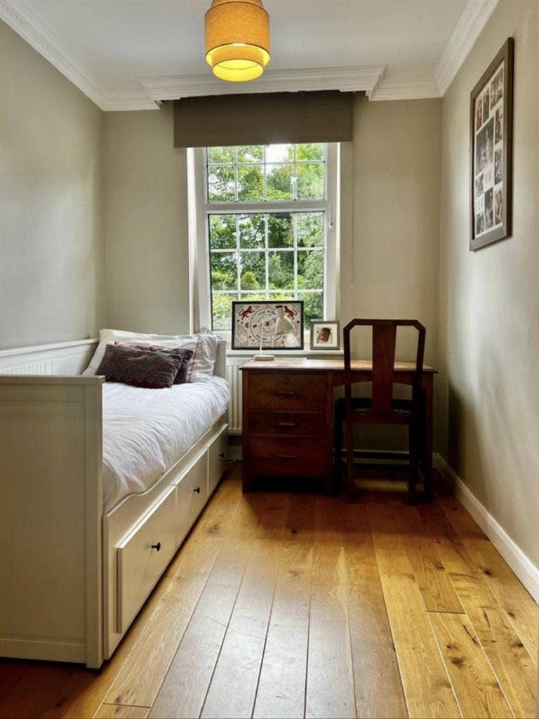 Room Available in Townhouse