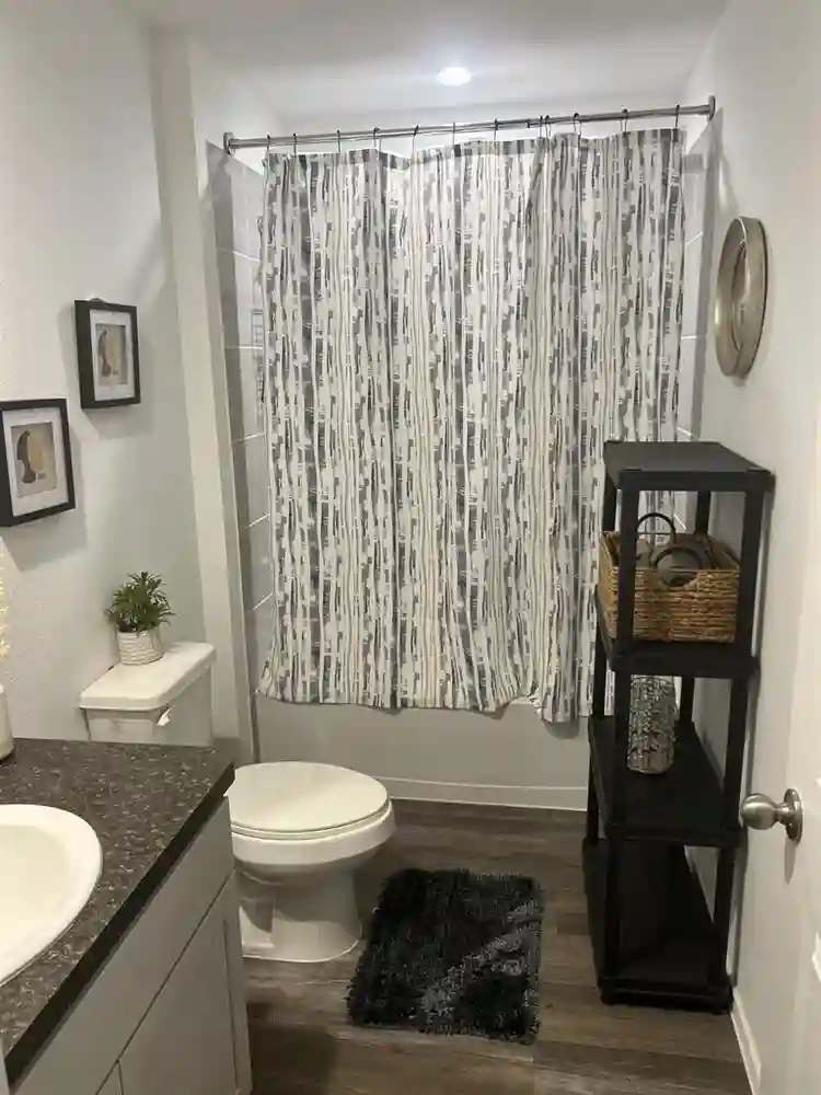 Cozy Bedroom & Bathroomm