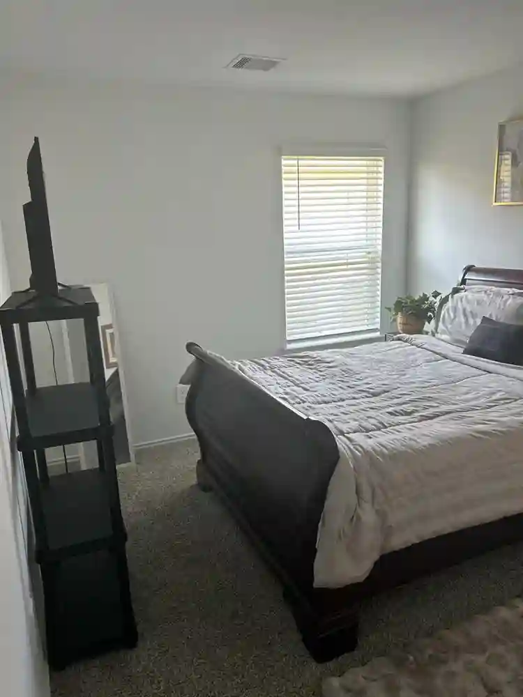 Cozy Bedroom & Bathroomm