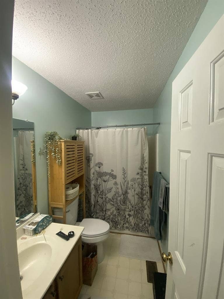 Room in nice neighborhood