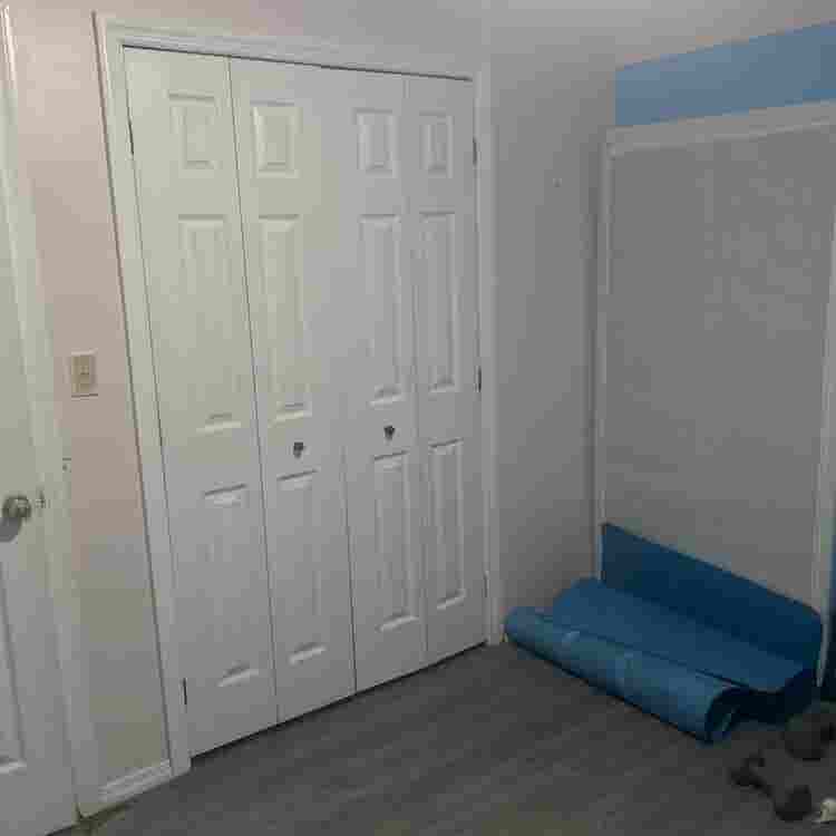 Renting a room in Corona queens