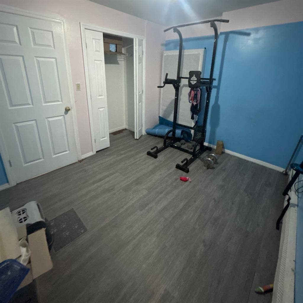 Renting a room in Corona queens