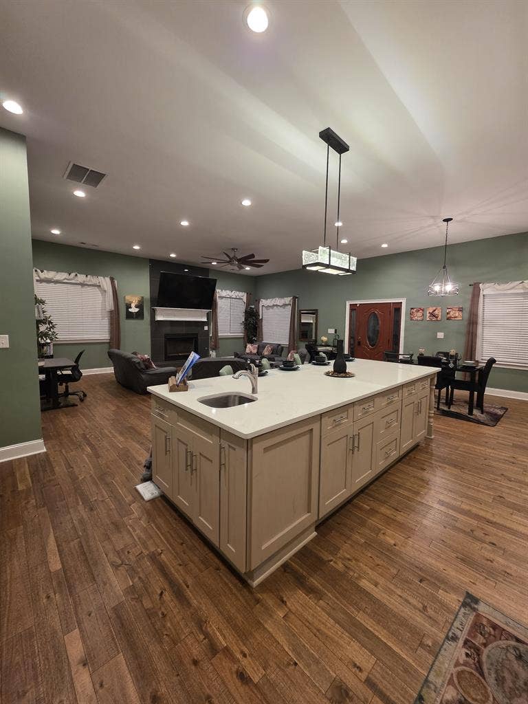 Beautiful Private Suite in Decatur