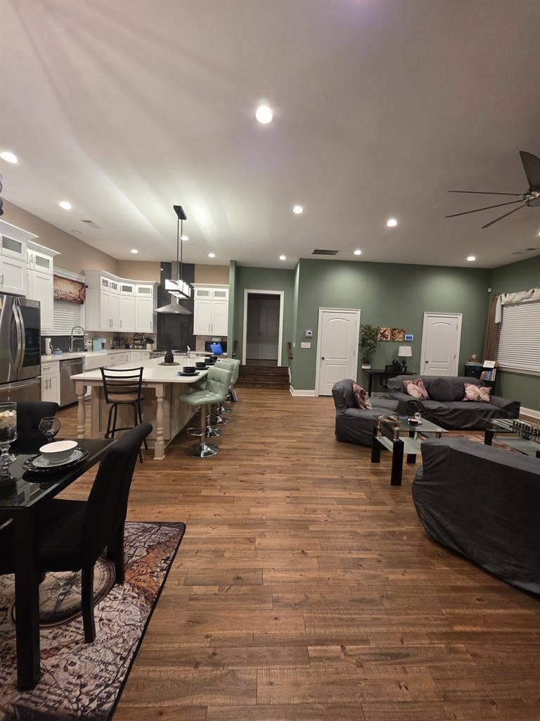 Beautiful Private Suite in Decatur